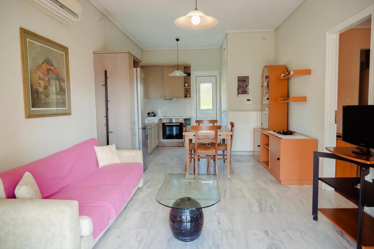 Seafront Apartment Karfas Exterior photo