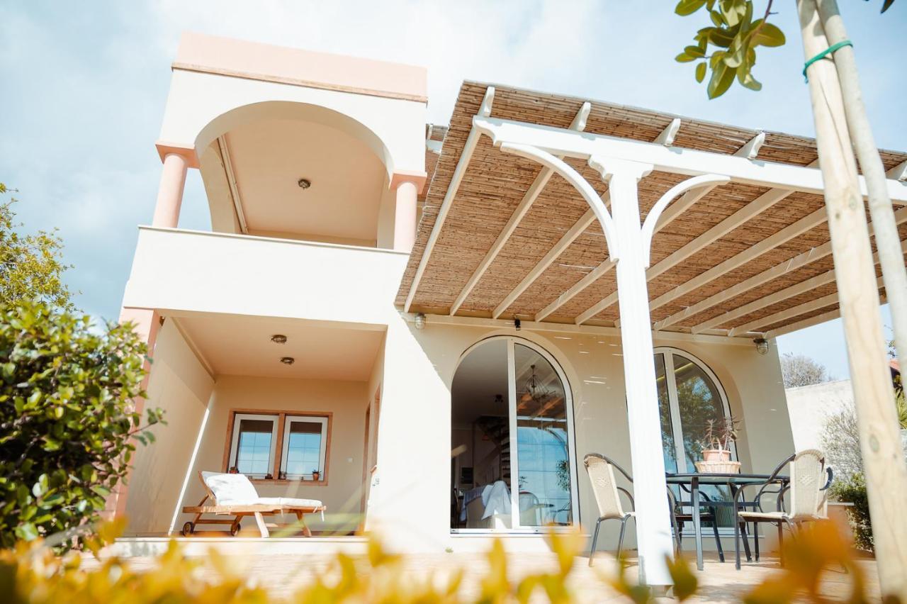Seafront Apartment Karfas Exterior photo