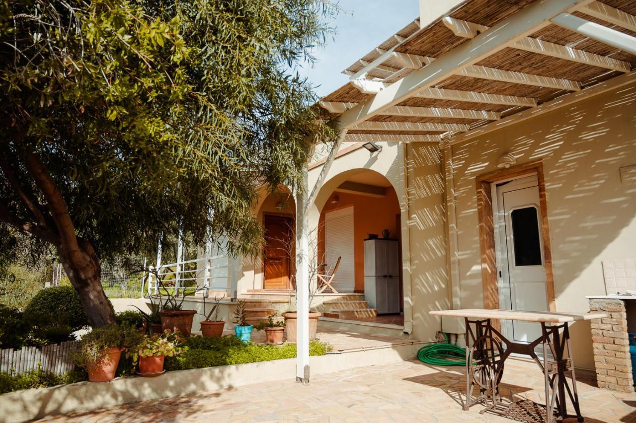 Seafront Apartment Karfas Exterior photo
